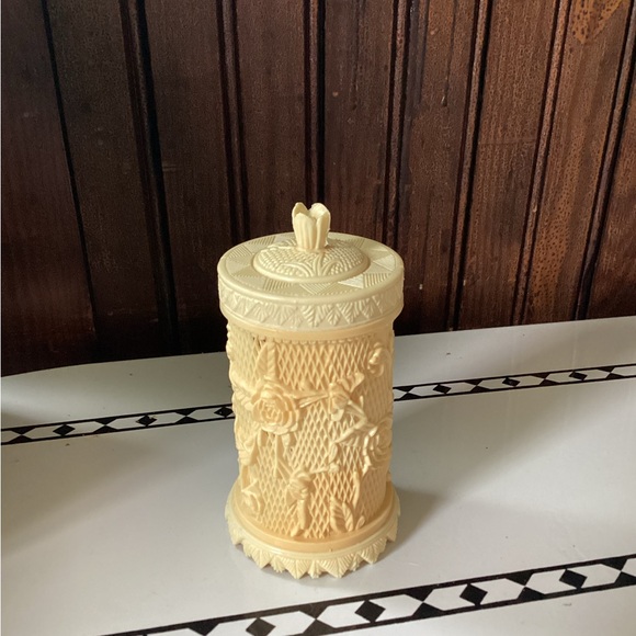 Vintage: Faux Ivory Rose & Lattice Holder ~ Cocktail Forks. - Picture 2 of 12